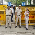 दिल्ली के जंतर-मंतर पर दिनदहाड़े एक व्यक्ति की गोली मारकर आत्महत्या।