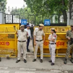 दिल्ली पुलिस का बड़ा एक्शन: साइबर ठगों का कॉल सेंटर ध्वस्त, 8 धराए!