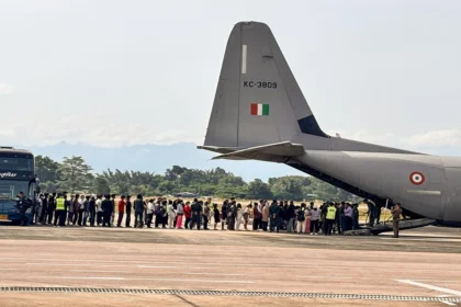 IGI एयरपोर्ट पर तकनीकी गड़बड़ी: यात्रियों को परेशानी, IT मंत्रालय नेCyberAttack की आशंकाओं को खारिज किया