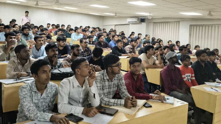 MMMUT के छात्रों का ड्रोन आविष्कार: भविष्य को आकार देने वाली क्रांति