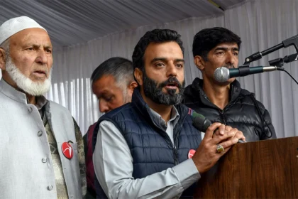 आगा रुहुल्लाह के ओमर सरकार पर हमले से राष्ट्रीय सम्मेलन में विद्रोह भड़क उठा