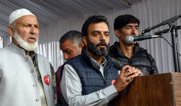 आगा रुहुल्लाह के ओमर सरकार पर हमले से राष्ट्रीय सम्मेलन में विद्रोह भड़क उठा