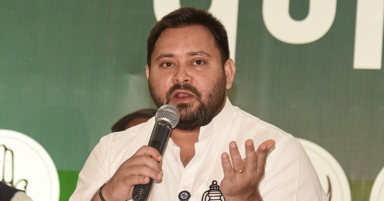 'कट्टा' पर वार-पलटवार: बिहार और गुजरात के 'चुनावी संवाद' में मोदी-तेजस्वी का टकराव!