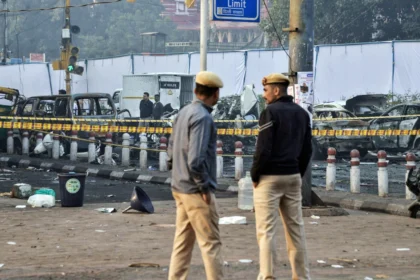 गिरफ्तार आतंकवादियों के फोन से जैश-ए-मोहम्मद और ISIS की आतंकी योजनाओं का पर्दाफाश।