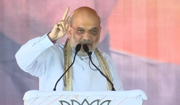 घुसपैठियों पर अमित शाह का कड़ा प्रहार: 'एक-एक को देश से बाहर करेंगे!'