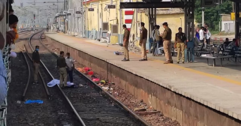 चुनार की सरहद पर मातम: गंगा स्नान से लौटते 6 श्रद्धालुओं की ट्रेन की रपट, चीत्कार उठा क्षेत्र