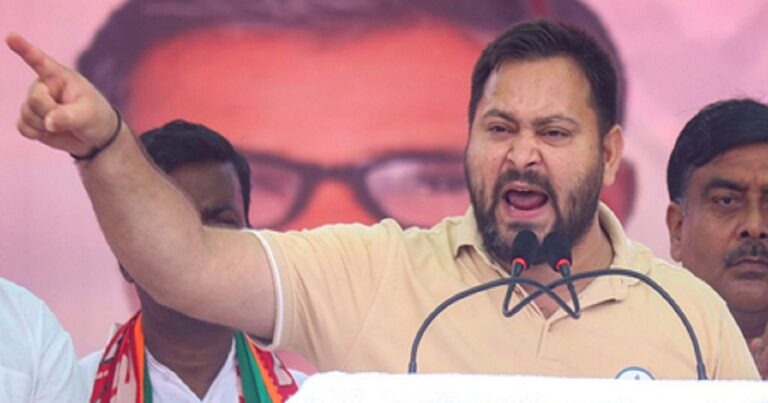 चुनाव आयोग पर सवाल: क्या निष्पक्षता दम तोड़ चुकी है?