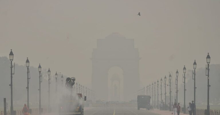 दिल्ली-NCR: दम घोंटू हवा से पीछा छूटना मुश्किल, 12 दिन से 'बेहद खराब' AQI, राहत की उम्मीद अभी भी दूर