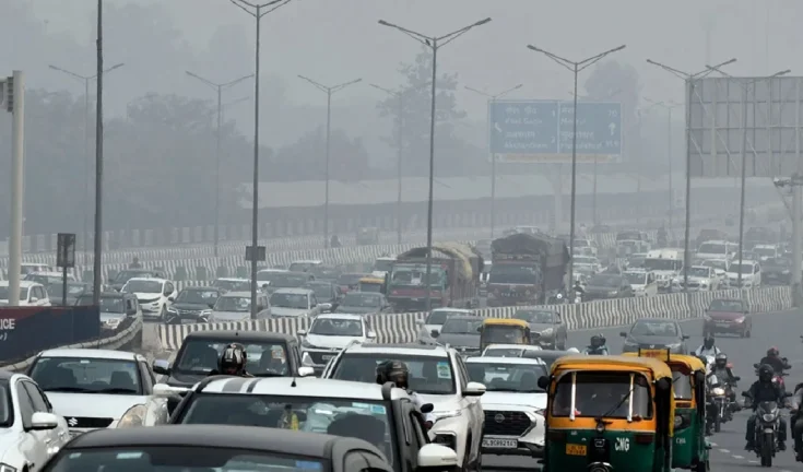 दिल्ली का AQI 'बहुत खराब' श्रेणी में: सांस लेना हुआ मुश्किल