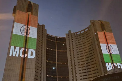 दिल्ली की 12 सीटों पर उपचुनाव: 143 केंद्रों पर मतदान जारी