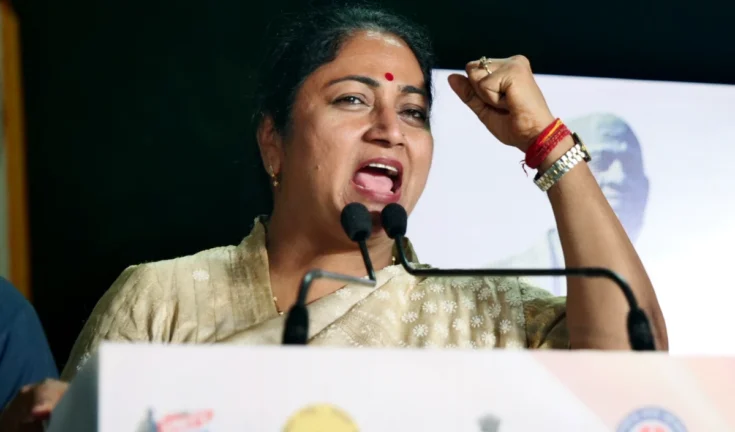 दिल्ली में महिलाओं और ट्रांसजेंडर का सुनहरा सफर: 'पिंक सहेली स्मार्ट कार्ड' से मुफ्त बस यात्रा का वरदान!