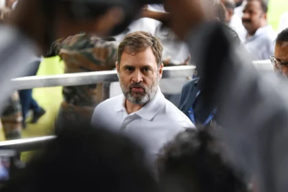 प्रदूषण के खिलाफ राहुल गांधी की जंग: बच्चों का दम घुट रहा, सरकार खामोश क्यों?