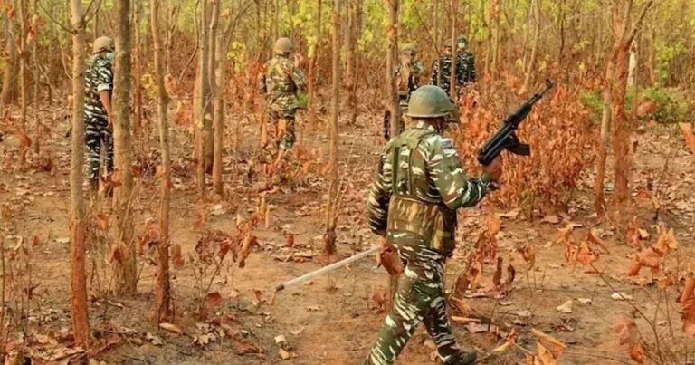 बीजापुर की गहराइयों में राष्ट्र की ढाल और लाल छाया का संग्राम