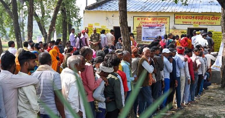 रिकॉर्ड तोड़ मतदान! दूसरे चरण में 67% से अधिक मतदाताओं ने भरी हुंकार