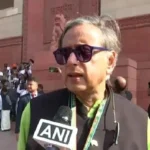 'वंशवाद' पर थरूर का तंज, भाजपा ने दी 'प्रार्थना' की सलाह!