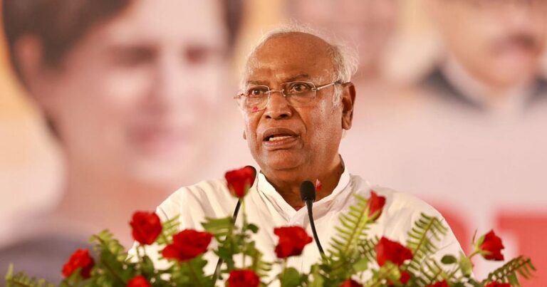 'विजयी भारत: विश्व कप जीत पर खड़गे का टीम इंडिया को सलाम'
