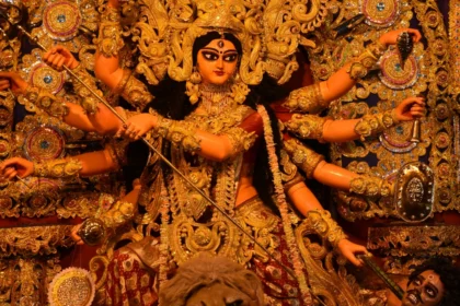 शुभ दुर्गाष्टमी: मनोवांछित फल प्राप्ति के लिए करें ये अचूक उपाय, घर में बरसेगी सुख-समृद्धि