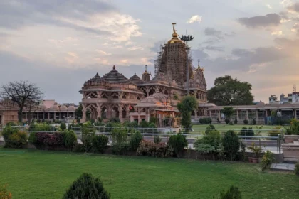 श्रीसांवलियाजी सेठ का चमत्कार: 51 करोड़ पार, भक्तों की अटूट श्रद्धा का महासंगम!