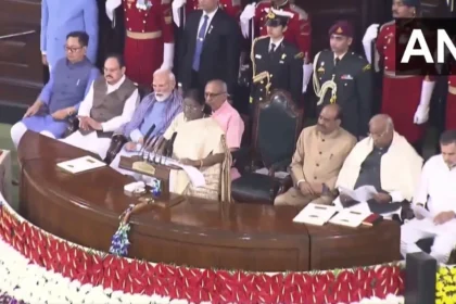 संविधान: औपनिवेशिक सोच को त्यागकर राष्ट्रीय सोच अपनाने का मार्गदर्शक।
