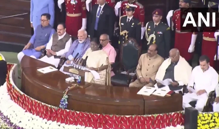 संविधान: औपनिवेशिक सोच को त्यागकर राष्ट्रीय सोच अपनाने का मार्गदर्शक।