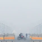 दिल्ली की सांसें अटकीं! ठंड में दोगुना ज़हर, AQI 333 पार, सेहत का इम्तिहान