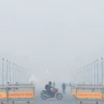 दिल्ली दम घुट रहा: ज़हरीली हवा और शीतलहर का दोहरा वार, 5 दिसंबर से कंपकंपाने की चेतावनी!