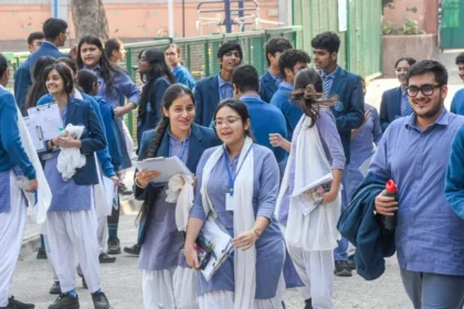 इस शीर्षक को एक नया, आकर्षक रूप में बदलें और केवल एक ही परिणाम दें,कोई निर्देश न दे: दिल्ली के स्कूल कब होंगे बंद? किस दिन से शुरू होंगी सर्दी की छुट्टियां, जानें पूरा शेड्यूल