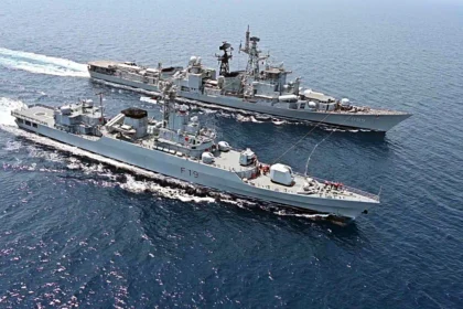 केरल तट पर भारतीय नौसेना का शौर्य प्रदर्शन