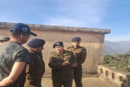 जम्मू-कश्मीर: बाहरी साज़िश और भीतरी वार, सुरक्षाबलों का हर मोर्चे पर करारा पलटवार!