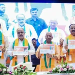 'दरवाज़े खटखटाएंगी उम्मीदें: 'घर-घर दस्तक' से यूपी में बदलेगा सियासी गणित?'