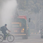 दिल्ली-NCR का दम घुट रहा: वायु गुणवत्ता गंभीर, AQI 400 पार, जीवन पर खतरा!