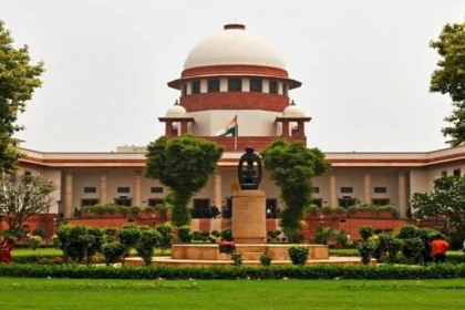 दिल्ली की हवा में ज़हर: SC ने केंद्र से माँगा निर्णायक एक्शन प्लान