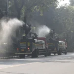 दिल्ली में ज़हरीली हवा का कहर, कई इलाकों में AQI गंभीर स्तर के करीब