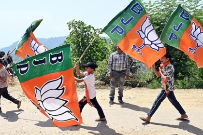 निर्वाचन आयोग पर टीएमसी का गंभीर आरोप: भाजपा को सूचना लीक करने का दावा