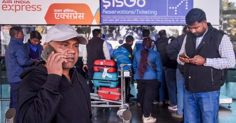 मुंबई की राहें महंगी: इंडिगो के संकट ने होटलों और टैक्सियों के किराए को दिया आसमान, पुलिस हाई अलर्ट पर