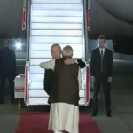 शीर्षक: दिल्ली में गरजी दहाड़: पुतिन का जोरदार स्वागत, मोदी ने थामे हाथ!