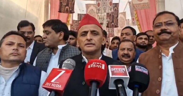 'संविधान की सारथी' पर 'सर' के वोट पर 'अखिलेश' का वार: एक 'किस्मत' की जंग!