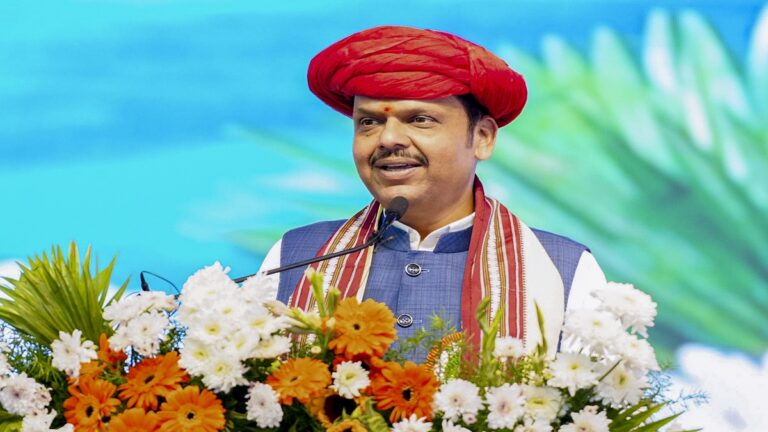 CM फडणवीस का बड़ा ऐलान: मुंबईकरों के लिए 45 हजार सरकारी घरों को मिली मंजूरी, अब हर किसी का सपना होगा साकार