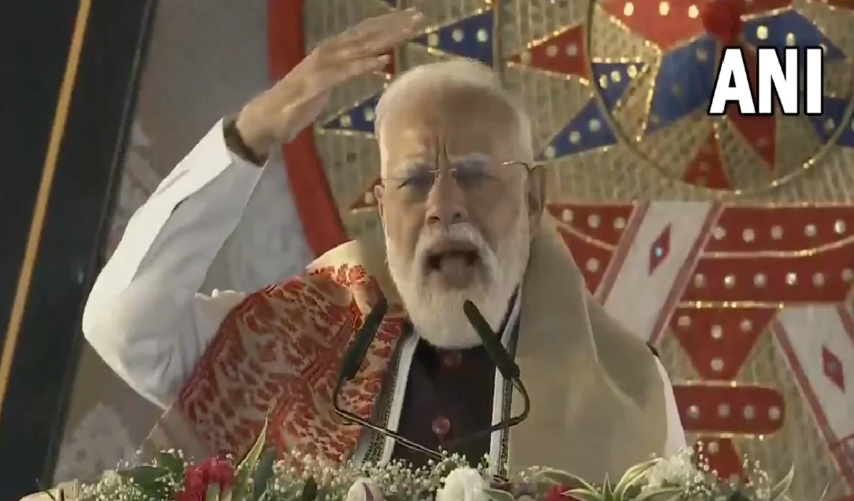 असम के काजीरंगा में नमो का नारा: 'मुंबई में विजय का जश्न, असम के साथ'