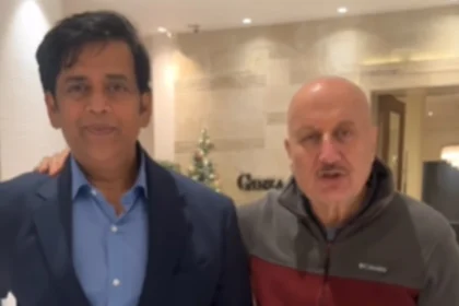 'खोसला का घोंसला 2' में रवि किशन की धमाकेदार एंट्री! अनुपम खेर ने खास वीडियो शेयर कर जाहिर की खुशी।