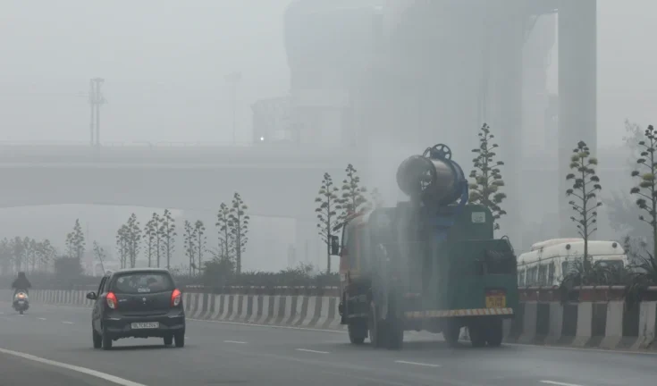 दिल्ली-NCR में प्रदूषण का कहर: AQI गंभीर स्तर पर, लागू हुईं GRAP-3 पाबंदियां