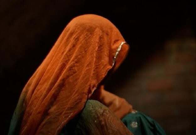 मध्य प्रदेश: रात में महिला को अकेला देख घर में घुसा बेटे का दोस्त, फिर करने लगा...