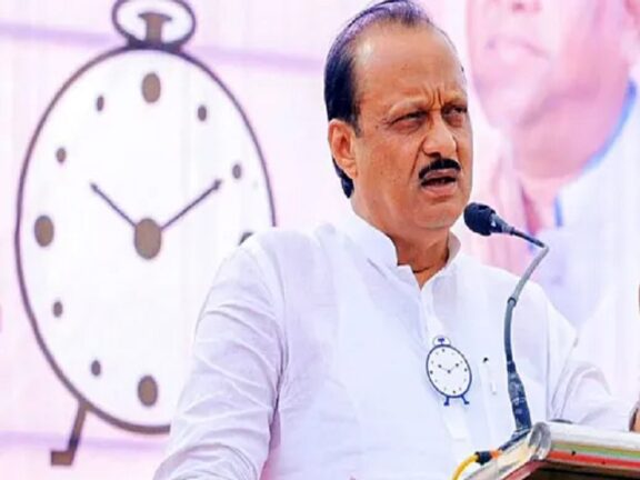 महाराष्ट्र के उपमुख्यमंत्री अजित पवार का विमान दुर्घटनाग्रस्त, तीन की मौत