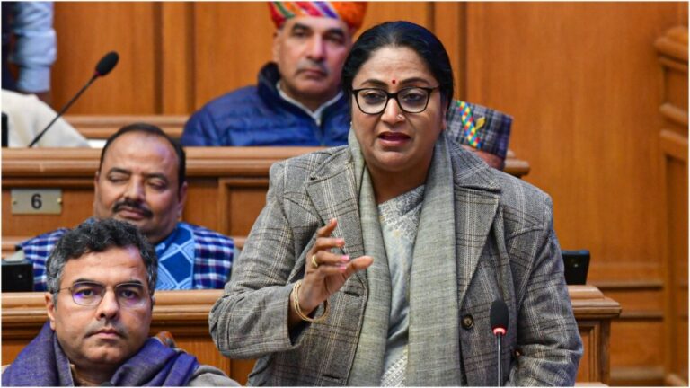 यमुना की सफाई से पेंशन तक: 11 महीने में कैसे बदली दिल्ली? CM रेखा गुप्ता की बड़ी उपलब्धियां