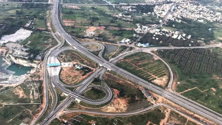 यहाँ एक आकर्षक नया शीर्षक है:
गुवाहाटी का ट्रांसफॉर्मेशन: 121 किमी के रिंग रोड के साथ चेन्नई की टक्कर का बनेगा शहर, जानें क्या है खास