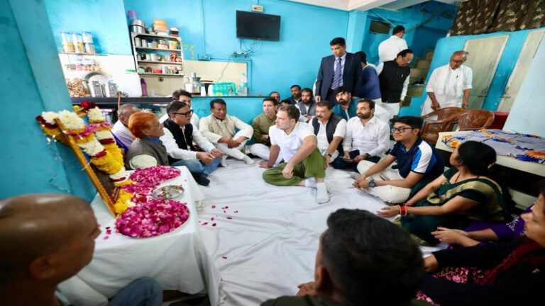 राहुल गांधी का ‘स्मार्ट’ सहायता मॉडल: इंदौर में शोकाकुल परिवारों को 1.5-1.5 लाख की आर्थिक सहायता