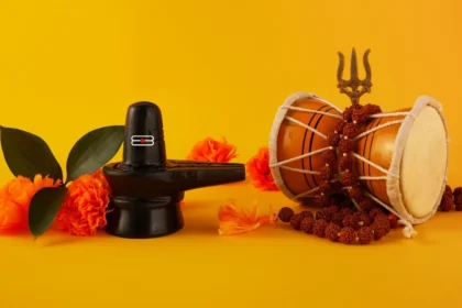 महाशिवरात्रि 2026: राशि अनुसार शिवलिंग पर चढ़ाएं ये खास चीजें, महादेव की कृपा से चमक उठेगी आपकी किस्मत!