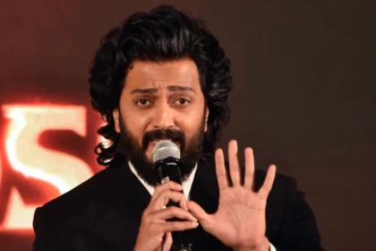 "अक्षय कुमार तो मेरा डुप्लीकेट है!" चंकी पांडे का वो मजेदार किस्सा जिसने 'हाउसफुल' के सेट पर सबको लोटपोट कर दिया।