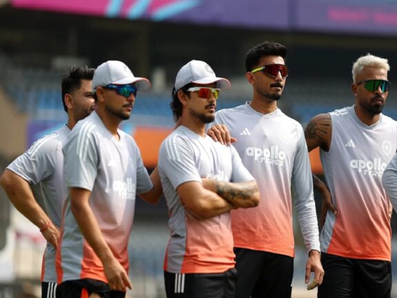 अब देखने को मिलेगा टी20 वर्ल्ड कप 2026 का रोमांच, आज मैदान में होंगी भारत-पाकिस्तान समेत 6 टीमें.