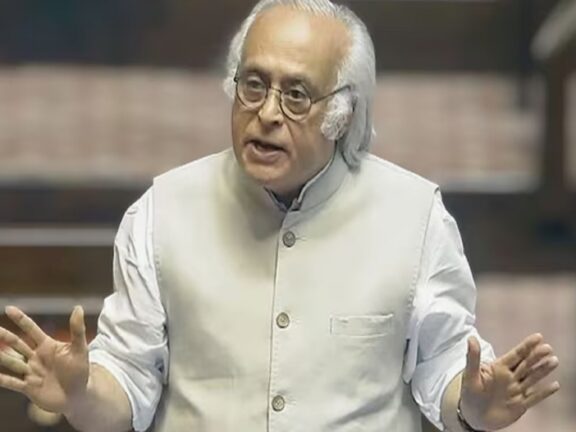कांग्रेस नेता जयराम रमेश ने कसा तंज, कहा- किसी वजह से राष्ट्रपति ट्रंप के सामने हैं प्रधानमंत्री मोदी...